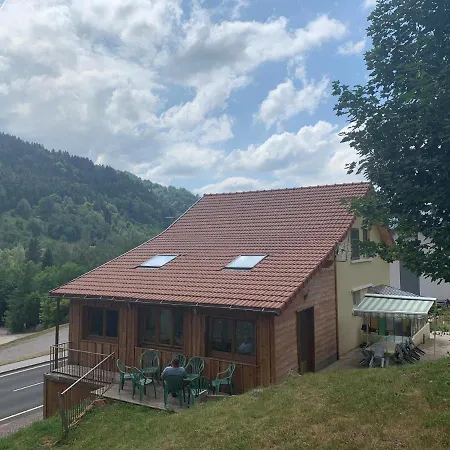 De L'ours בית נופש