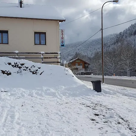 De L'ours בית נופש